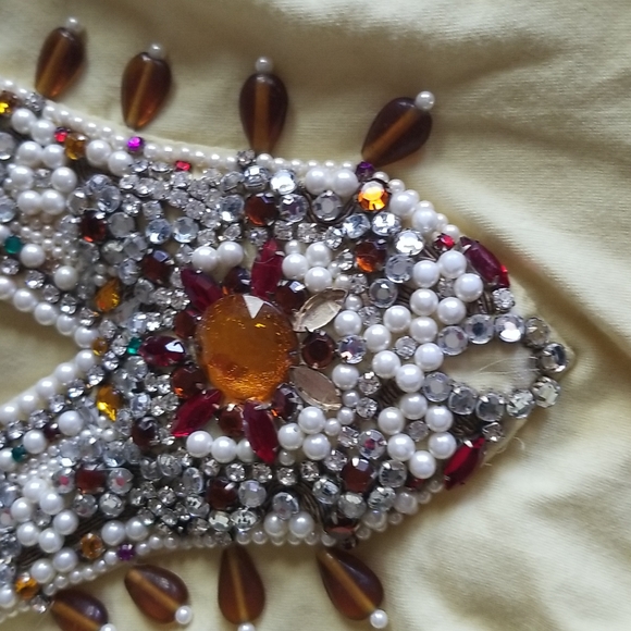 Moda International Sleeveless Top - Picture 2 of 7